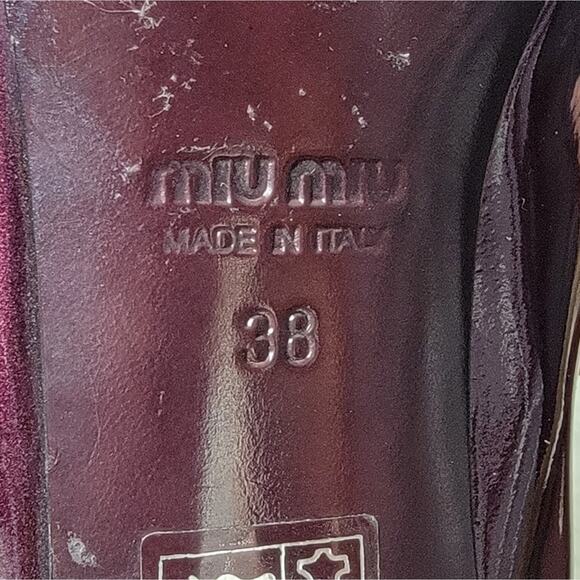 Miu Miu Plum Patent Wood Heel Pumps, Sz EU 38 / US 8 - Picture 13 of 16